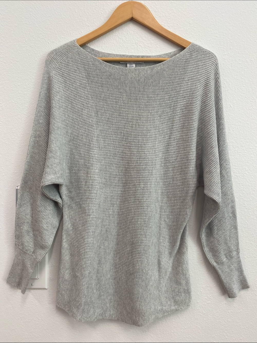 Tommy Bahama Light Gray Boatneck Ribbed Sweater SP Coastal luxury Chic